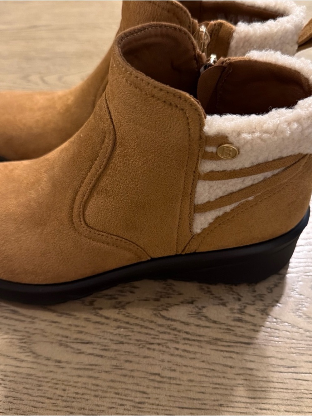 Bzees Grand Cozy Boots Womens Size 7W Brown Faux Fur Lined Ankle Wedge Bootie - Picture 3 of 4